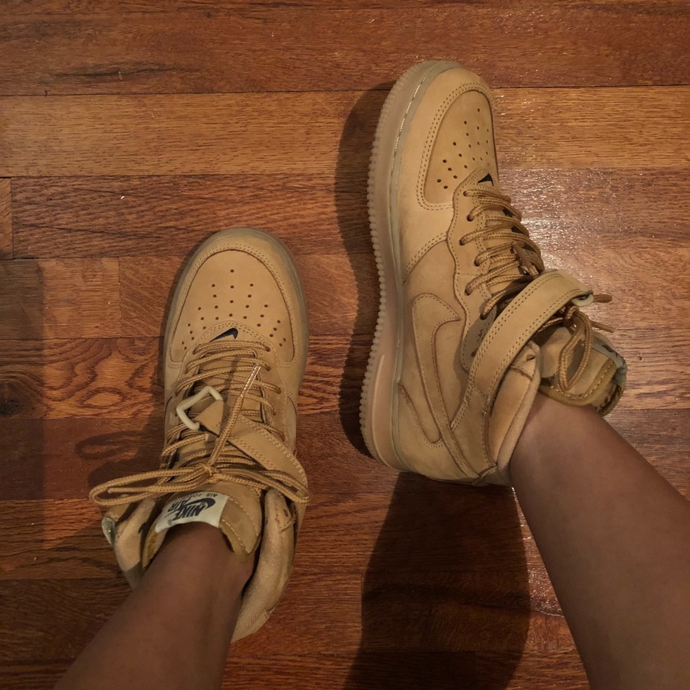 Air Force 1 Mid 07’ PRM QS